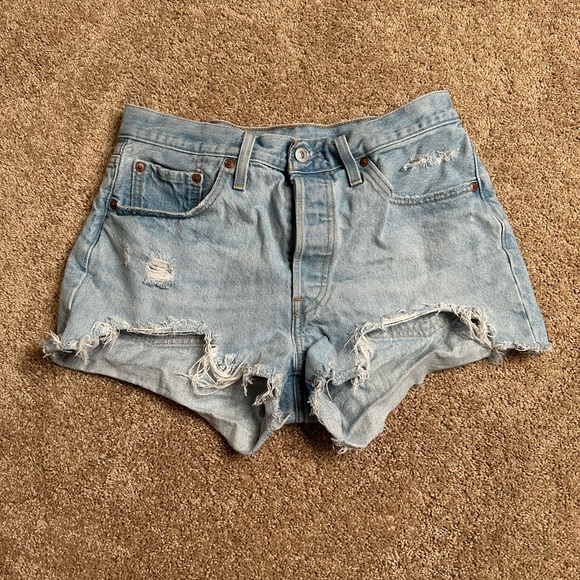 Levi’s 501 Denim Jean Shorts - Picture 1 of 4